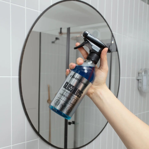 Gloss Bloss Flasche – sorgt für streifenfreien Glanz auf Möbeln, Arbeitsplatten und Oberflächen, mit frischem Blütenduft